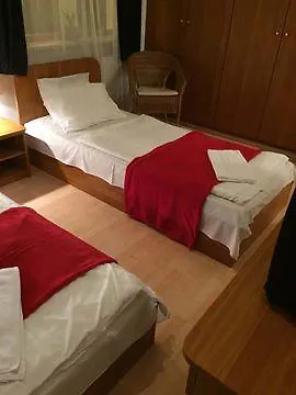 Naama Budapest